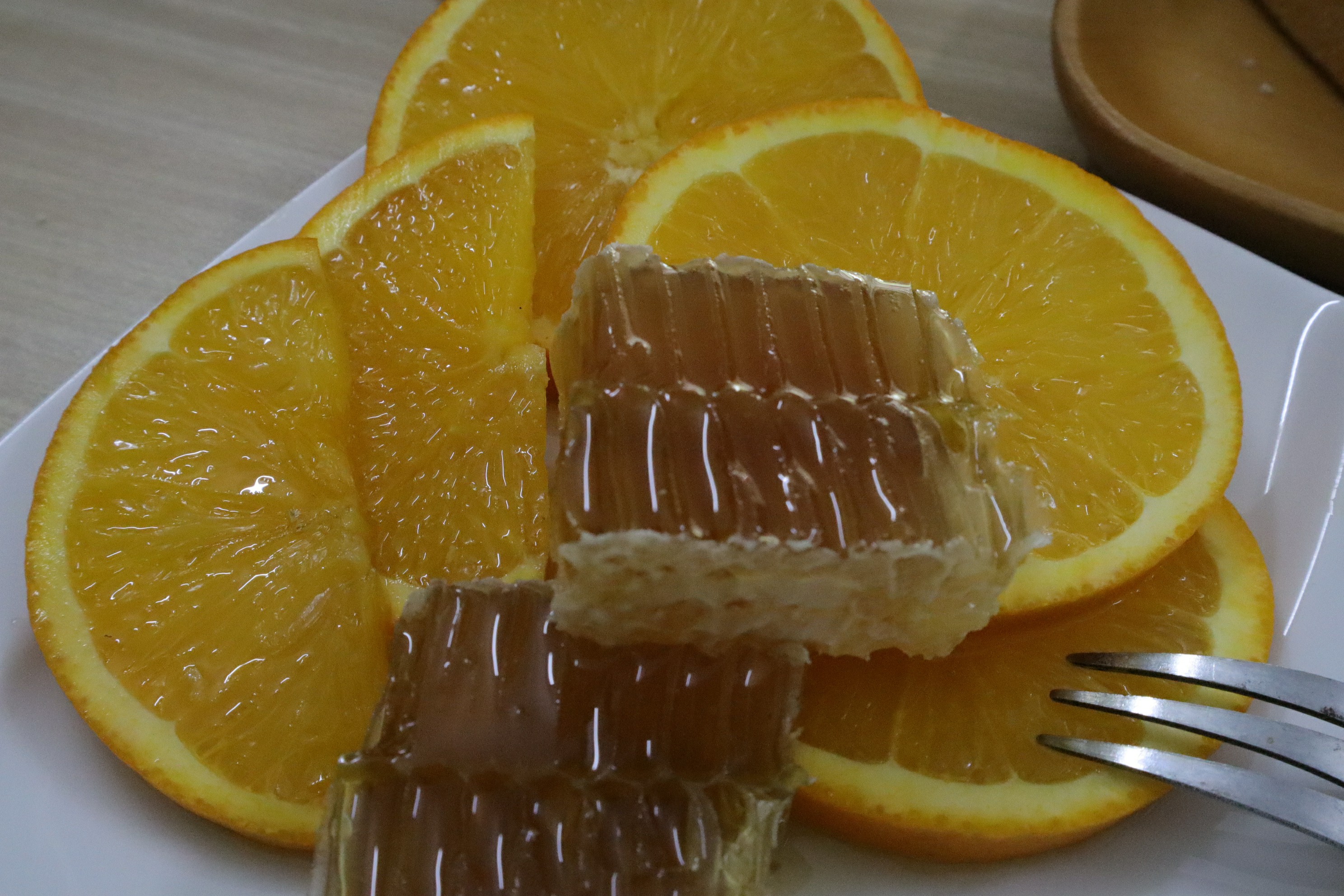 mật ong bánh tổ thảo mộc